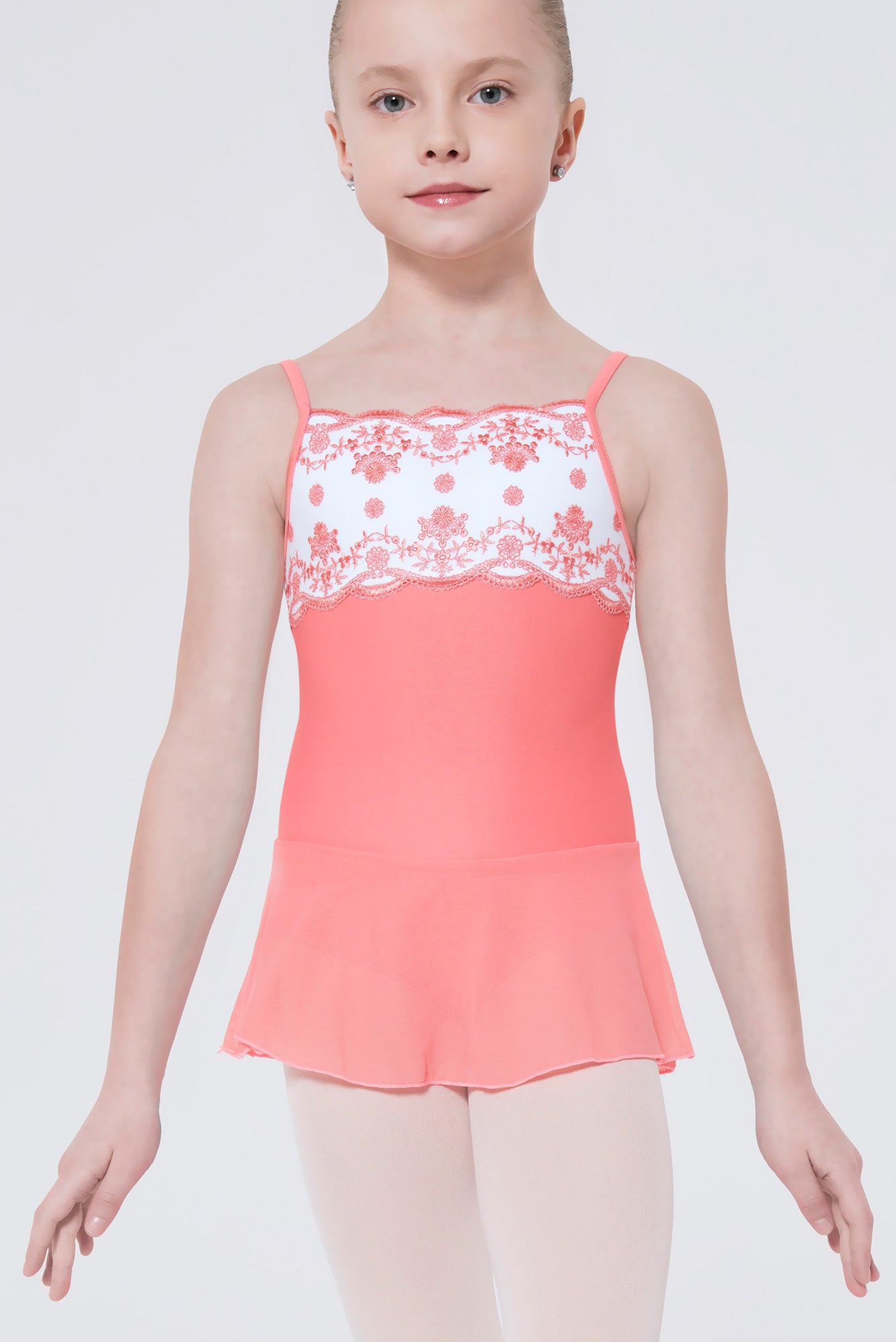 #couleur_coral / white