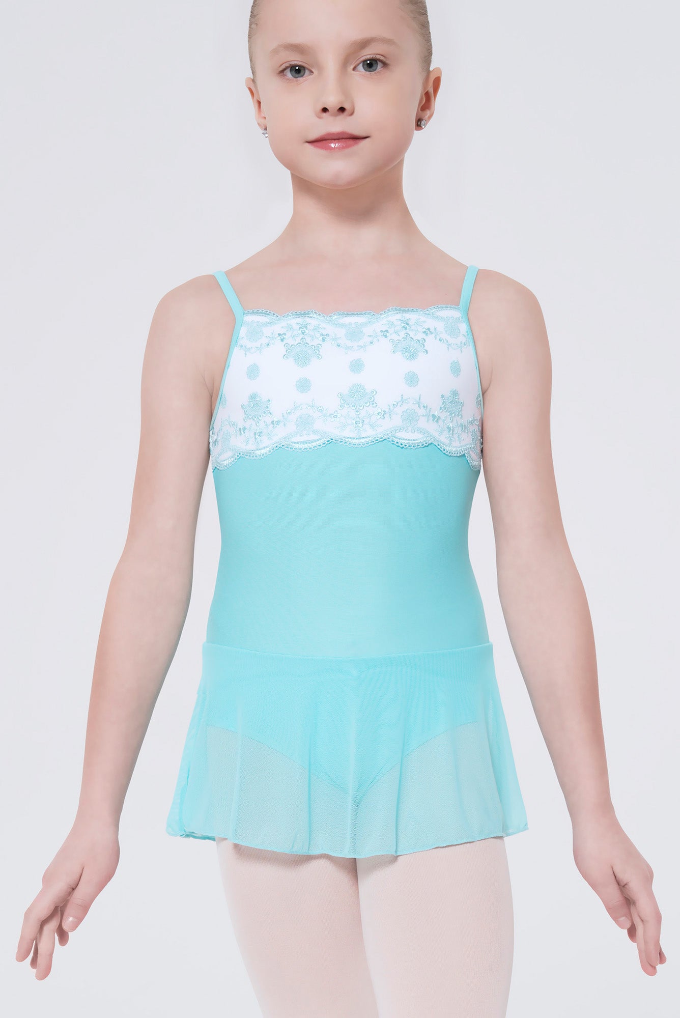 #couleur_pacific / white