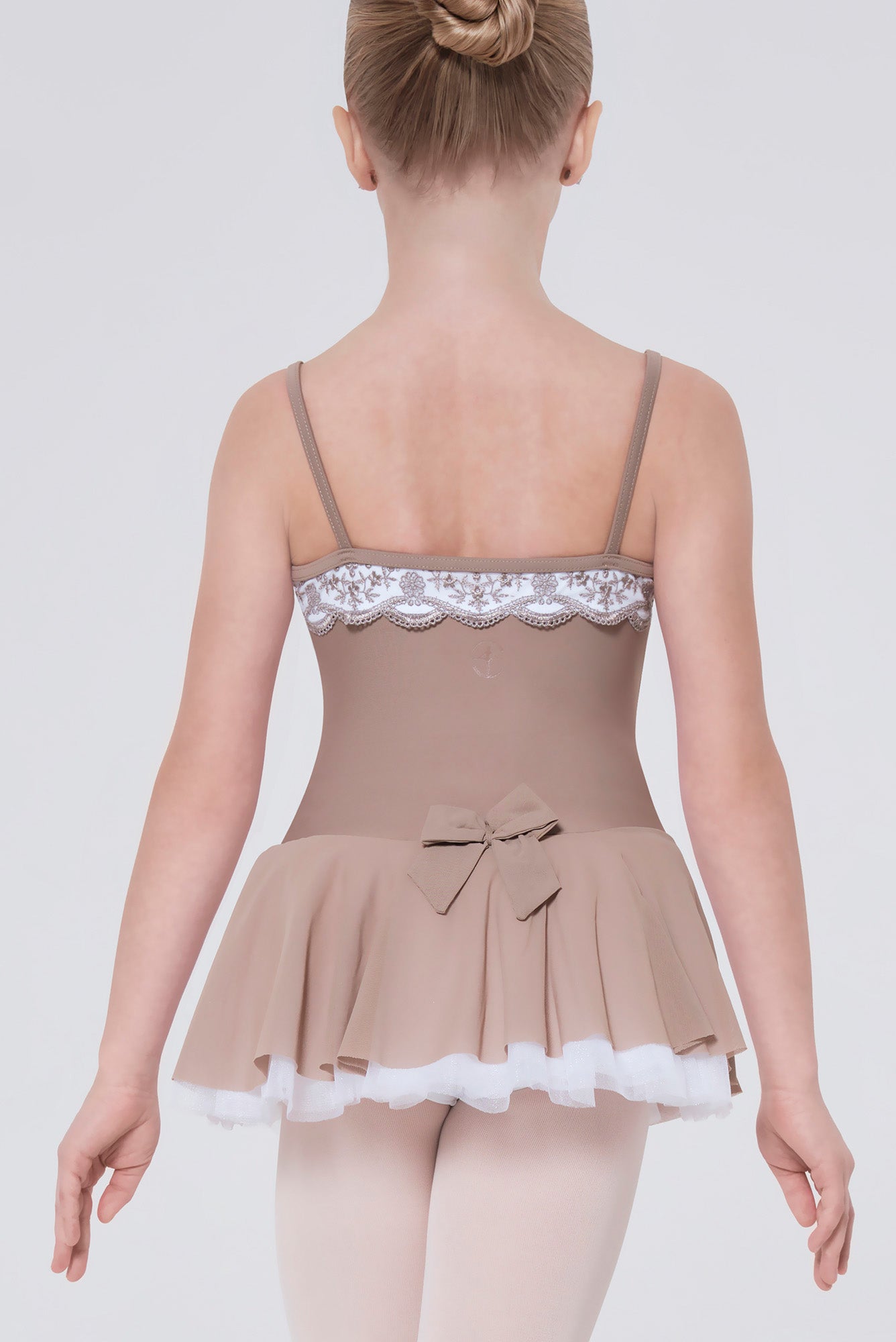 #couleur_moka / white
